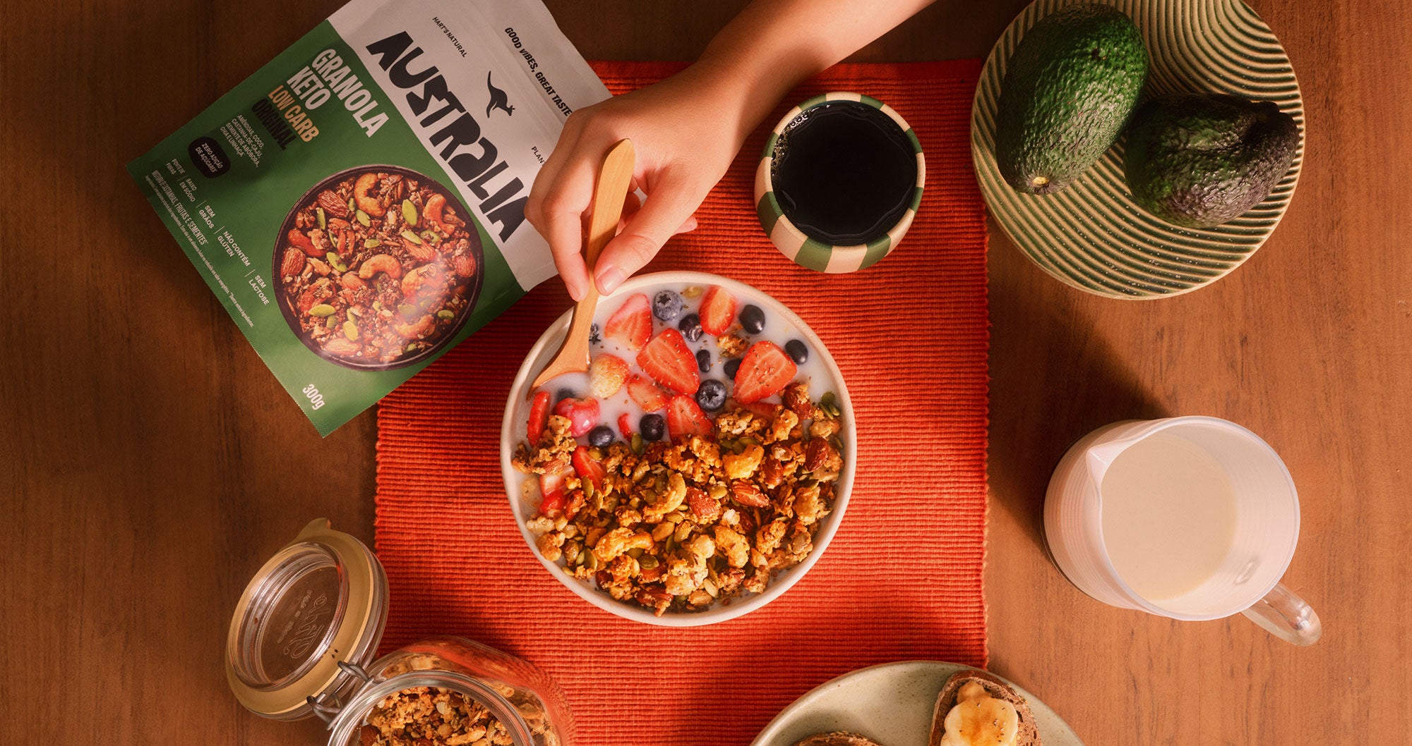 Granola Keto Original AUSTRALIA em composição editorial.