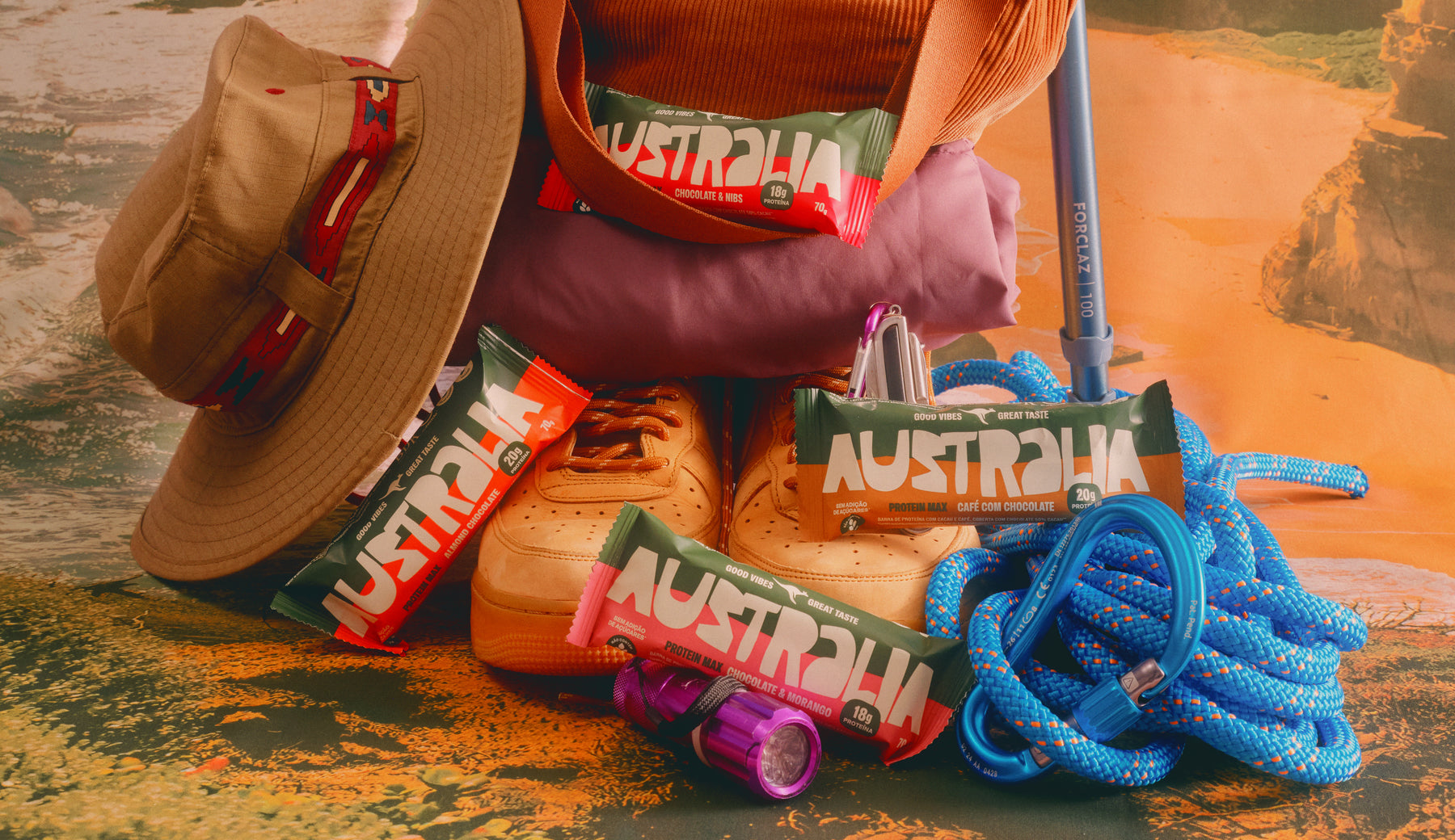 Produtos AUSTRALIA em mesa editorial