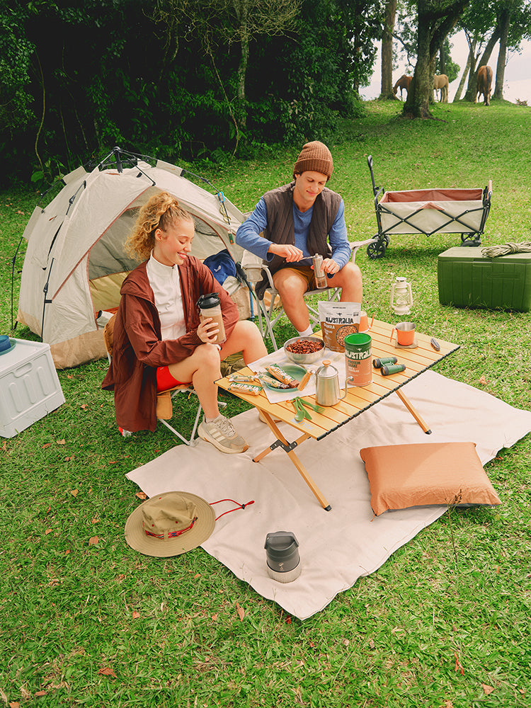 Still-life da AUSTRALIA com granola, café e uma pausa de leitura