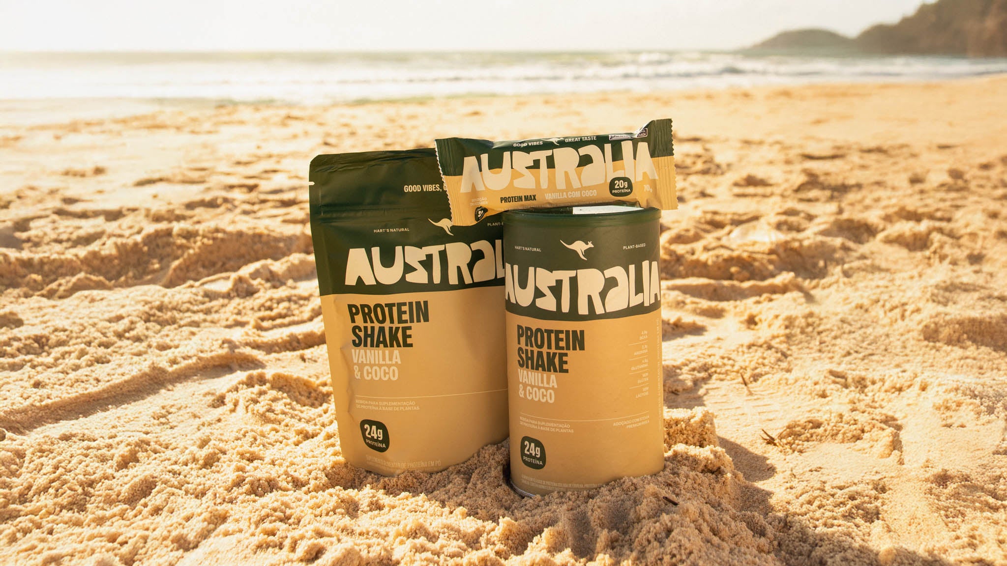 AUSTRALIA Protein Coco & Baunilha Pouch em cena ambientada.